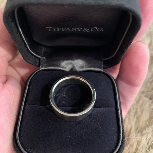Authentic Tiffany’s & Co Platinum Band - Picture 4 of 6